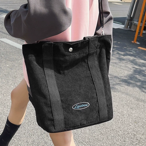 Вместительная и большая сумка через плечо, демисезонная сумка на одно плечо