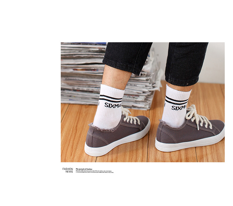 Trong vớ vớ vớ cotton vớ khử mùi vớ thể thao màu đen và trắng bơm vớ vớ thủy triều dài vớ bóng rổ mùa thu và mùa đông vớ nam vớ nam chất lượng cao