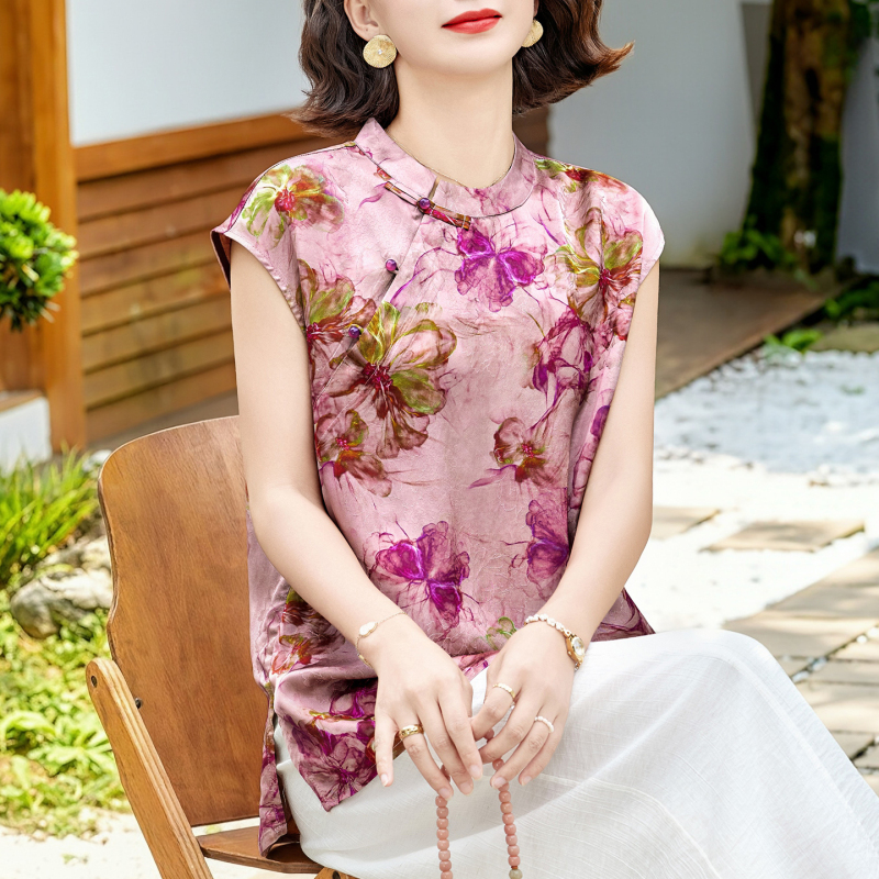New Chinese-Style Summer Outfit for Moms: Button-Up Shirt and Loose Straight-Leg Pants for Middle-Aged and Elderly, Slimming and Elegant Two-Piece Set New Chinese-Style Summer Outfit for Moms: Button-Up Shirt and Loose Straight-Leg Pants for Middle-Aged and Elderly, Slimming and Elegant Two-Piece Set