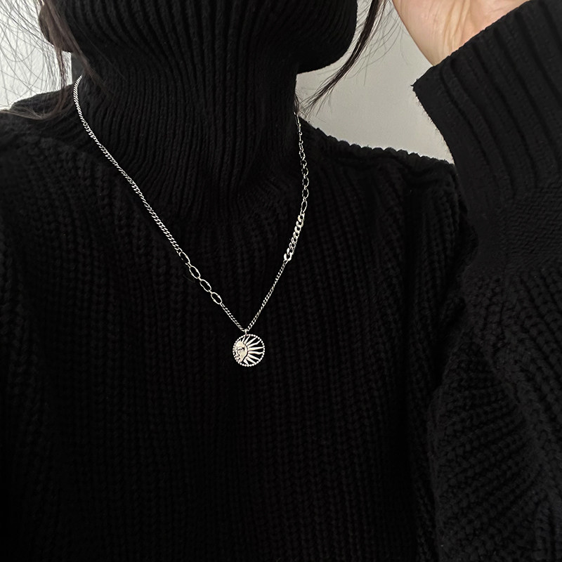 Retro Roman necklace with body 925 pure silver individuality sweater with delicate asymmetrical collarbone chain