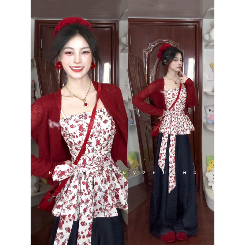Soft and Playful Summer Outfit for Women, Korean Style, Red Knitted Cardigan with Floral Tube Top and Suspender Two-Piece Set Soft and Playful Summer Outfit for Women, Korean Style, Red Knitted Cardigan with Floral Tube Top and Suspender Two-Piece Set