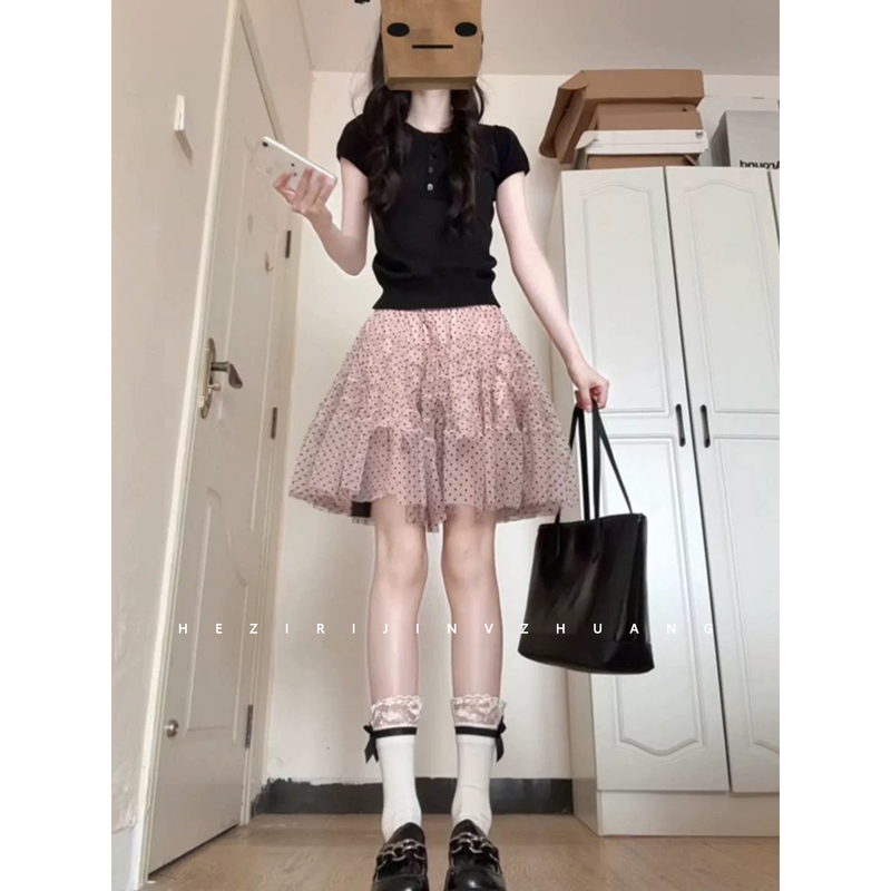 Korean Style Summer Ootd Outfit Set for Women: Pink Polka Dot Online Skirt and Black Short-Sleeve Top