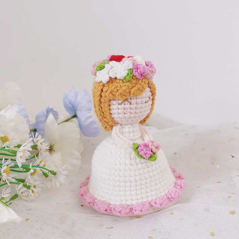 Hand woven into bride holding bouquet wedding doll flip doll into flower diy doll making gift