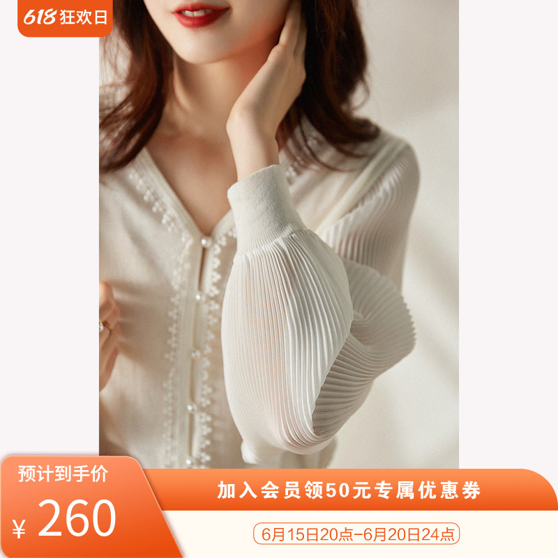 Full bodied name Yuanyuan Beauty V collar pearl hollowed-out lace with heart-wring sleeves Knitted Cardiovert MLZY34754