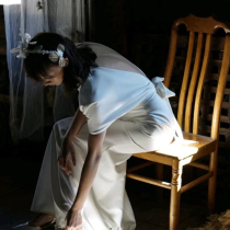 Bride wedding dress simple and light French retro Hepburn style out dress white satin welcome dress autumn