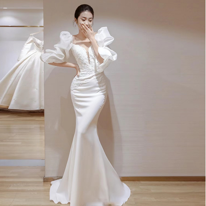 Elegant Spaghetti Strap Light Wedding Dress, High-End Satin Forest Style Going-Out Dress, Banquet Annual Meeting Fishtail Long Dress, Celebrity Evening Gown
