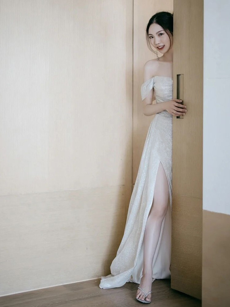 Starry sky, wedding dress, lace dress, open shoulders Starry sky, wedding dress, lace dress, open shoulders