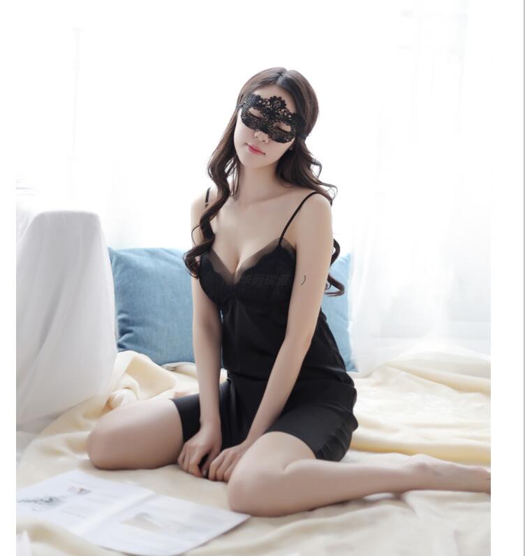 Váy ngủ gợi cảm nữ mùa hè nóng người lớn băng lụa dây đeo ngực pad đồ ngủ gợi cảm đầm ngủ dễ thương