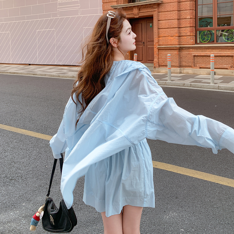 Light Blue Sun-Protective Long-Sleeved Hooded Shirt and Short Skirt Two-Piece Suit for Women, Super Nice-Looking, Fresh and Age-Reducing Casual Wear for Summer Light Blue Sun-Protective Long-Sleeved Hooded Shirt and Short Skirt Two-Piece Suit for Women, Super Nice-Looking, Fresh and Age-Reducing Casual Wear for Summer