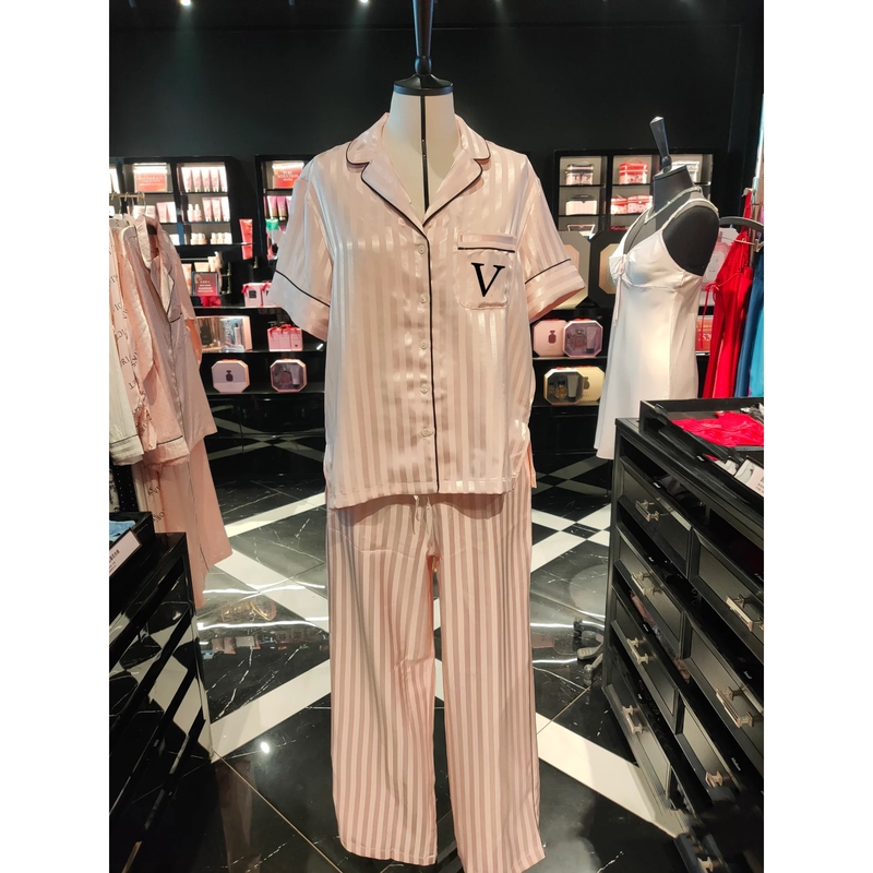 Victoria Liu Yifei's Same Style Long-Sleeved and Long Pants Pajamas, Autumn Silk Satin Loungewear for Women, the Secret Victoria Liu Yifei's Same Style Long-Sleeved and Long Pants Pajamas, Autumn Silk Satin Loungewear for Women, the Secret