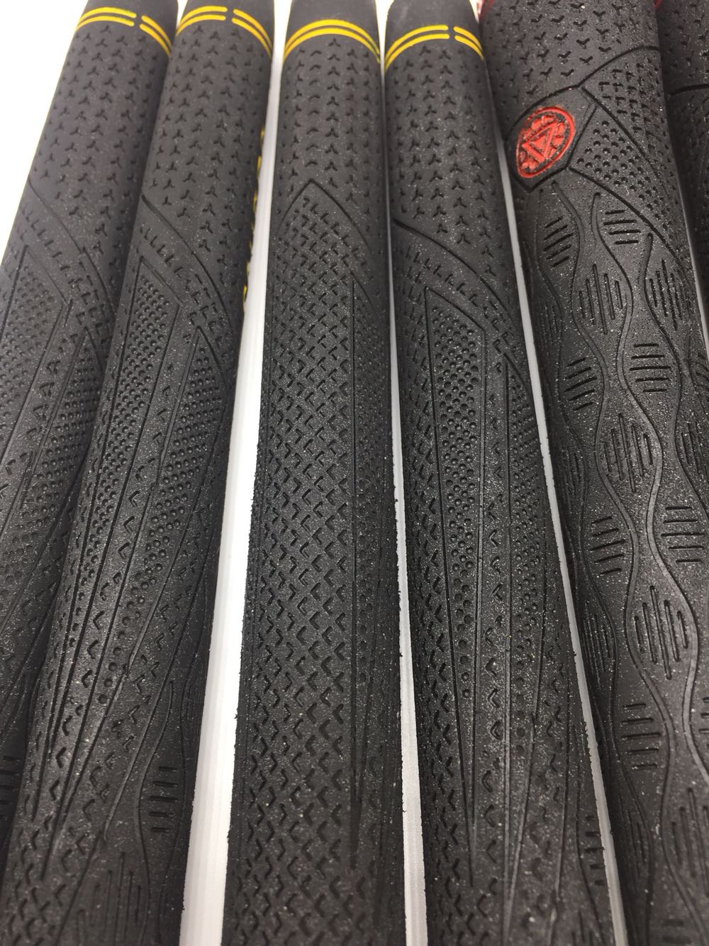 Tay cầm golf chính hãng SNIPER siêu nhẹ kẹp sắt bằng gỗ đặc biệt kẹp xốp siêu nhẹ 35g bao tay nam chống nắng