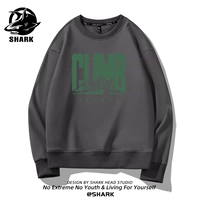 Глубокий серой скалолазание