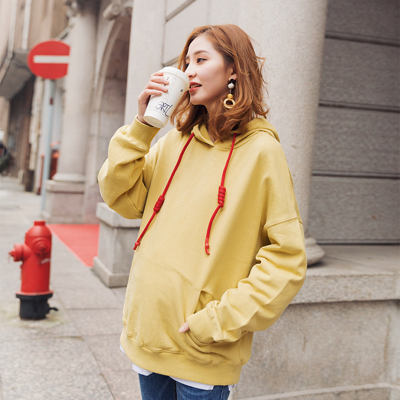 Pregnant woman sweater spring and autumn hooded thin section 2021 new loose Korean version of pregnancy thin spring bat shirt top