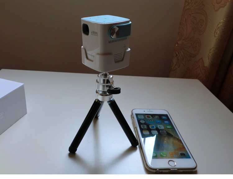 VMAI micro-micro iCoDis M100 micro mini wifi không dây di động điện thoại di động HD chiếu tại chỗ máy chiếu xiaomi