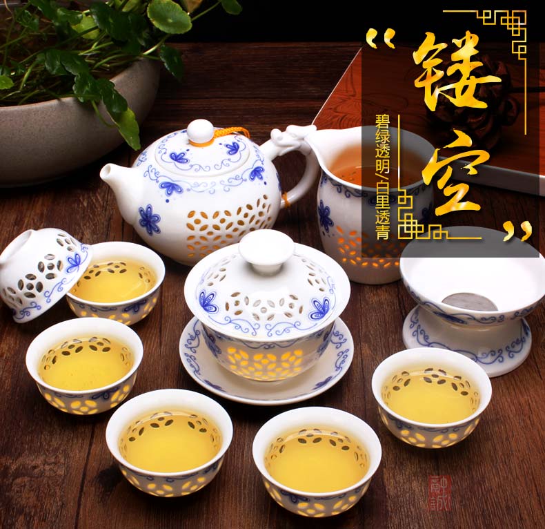 Melting cheng kung fu tea tea sets and exquisite tea sets of blue and white porcelain ceramics honeycomb hollow out lid bowl of tea cups