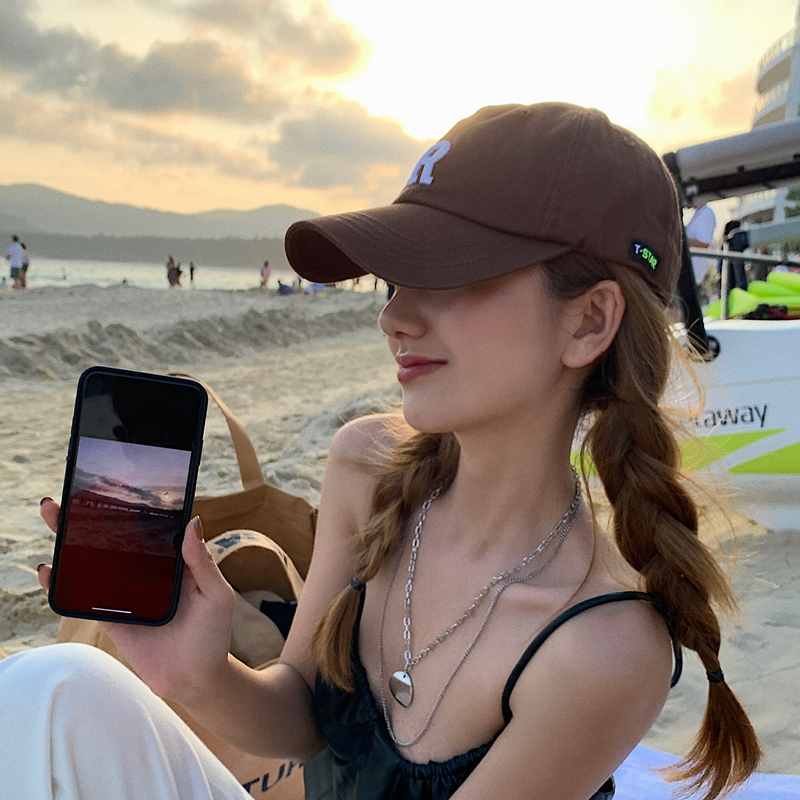 New letter R brown baseball cap Female Korean version Spring Summer Little crowdnet red wearing with type sunscreen Duck Tongue Cap Tide