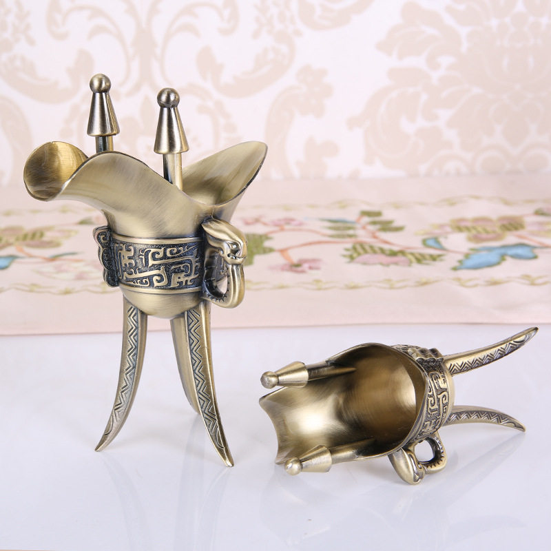 ト*ワ様 酒器，爵杯，金属製三脚型工芸品 幾何学模様 ト*ワ様 酒器，爵