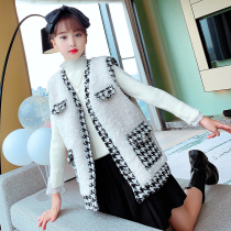 2021 autumn and winter models of girls  wool waistcoat middle and large childrens tops Childrens net red plaid matching coat baby Korean version