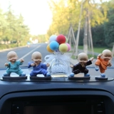 Маленькие монахие украшения автомобиль творческий милый автомобиль интерьер украшения украшения персонализированные высококлассные украшения