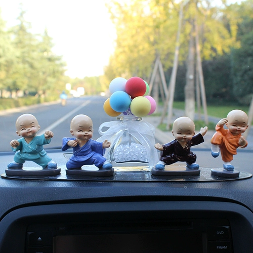 Маленькие монахие украшения автомобиль творческий милый автомобиль интерьер украшения украшения персонализированные высококлассные украшения