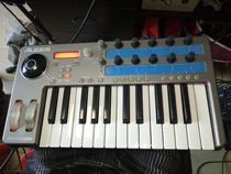  ALESIS X25 Sound Card MIDI Keyboard