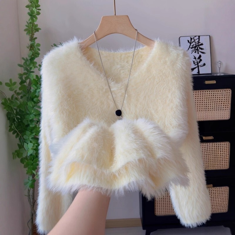 Trendy and Youthful Soft Plush Sweater for Women, New Autumn and Winter Loose Fit Slimming V-Neck Knit Top Trendy and Youthful Soft Plush Sweater for Women, New Autumn and Winter Loose Fit Slimming V-Neck Knit Top