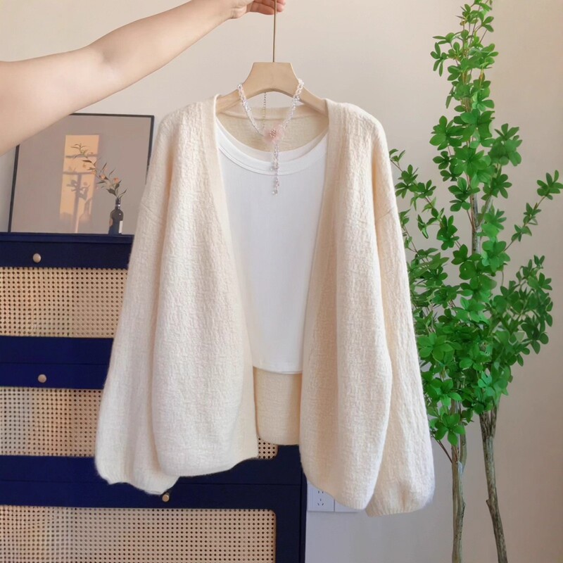 Gentle Style, Fashionable and Simple, Soft and Waxy V-Neck Sweater, Women's Jacket, Autumn and Winter Design, Slimming and Versatile Knitted Cardigan