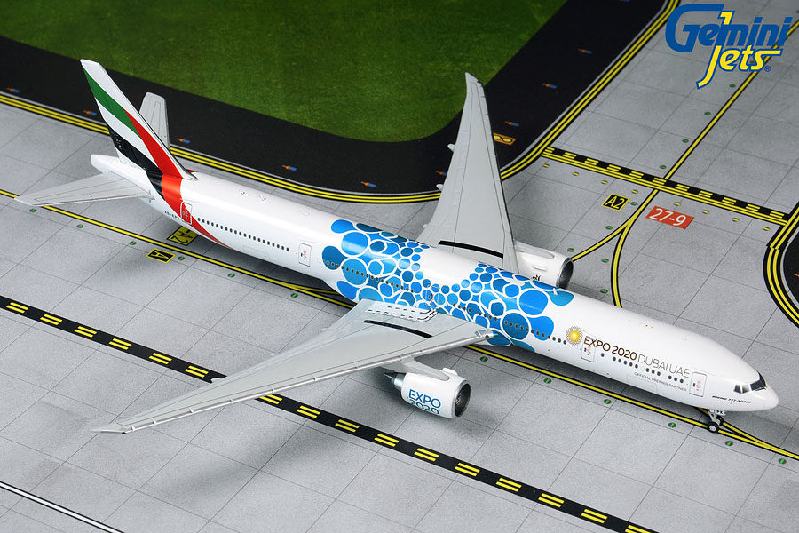GJUAE1834 Emirates B777-300ER A6-EPK Blue Expo 2020 1:400