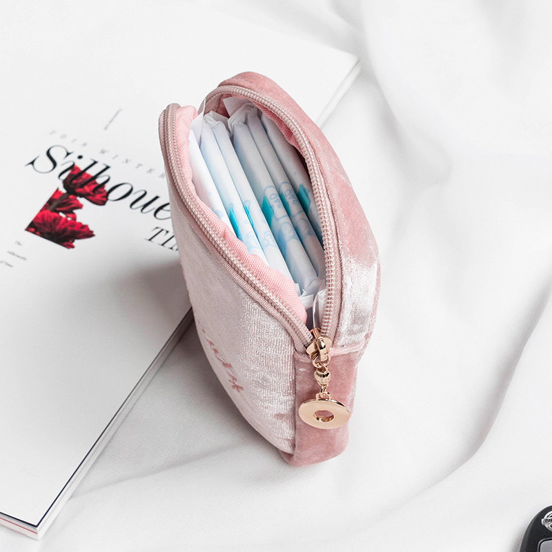 SANITARY COTTON CONTAINING BAG PORTABLE Carry-on Bag Tampa Bag Sanitary cotton with packet Aunt Napkins MOON BAG