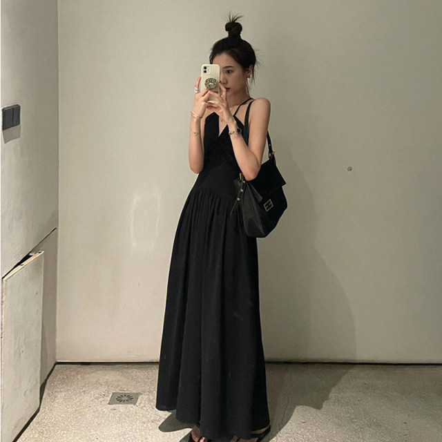 French black sexy babes halter dress 2023 new summer vacation style chic unique long skirt