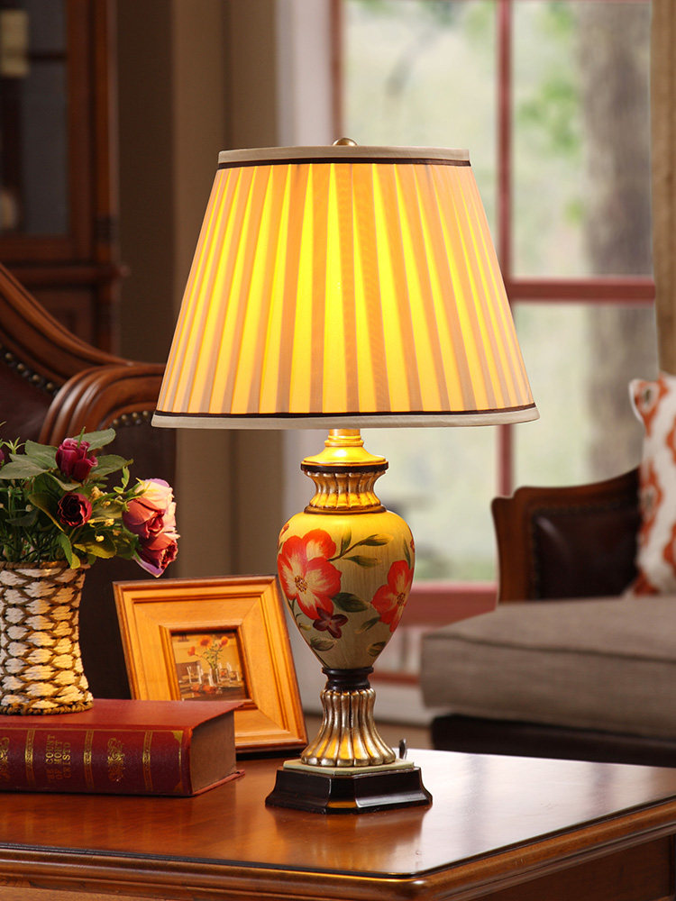 Dorun hand-painted desk lamp Bedroom bed head living room American Country retro warm creative European pastoral bed head cabinet lamp