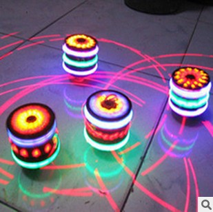 Imitation wood gyro flash gyro colorful music luminous imitation wood gyro stall toy supply factory direct sales