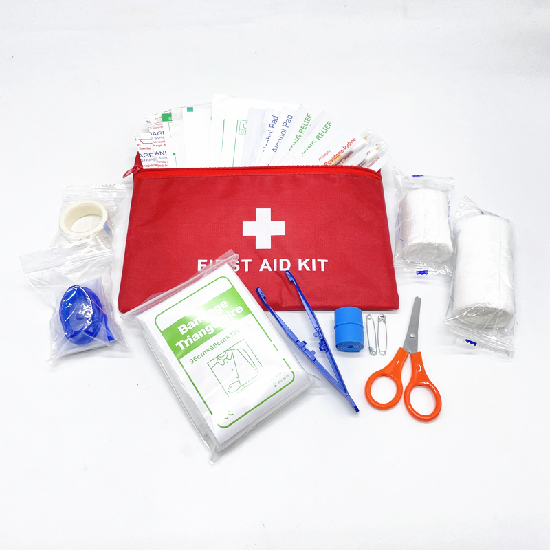 Spot new 21 pieces of outdoor first aid kit Lifesaving Bag Earthquake Riding Vehicular Escape Bag