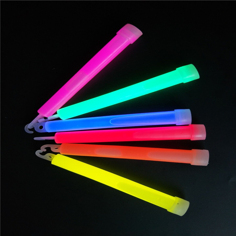 Spot Outdoor Wilderness Cours Tool 6 Inch Chemistry Firefly With Hook concert Firefly Glow Sticks