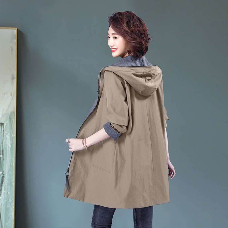 Western style mother khaki hooded trench coat women's mid-length version small spring and autumn 2022 early autumn casual large size