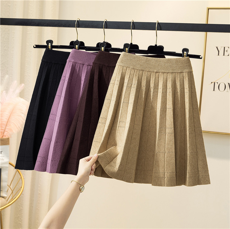Skirt Women's autumn and winter short knitted pleated skirt high waist A-line autumn black thin skirt student wool skirt
