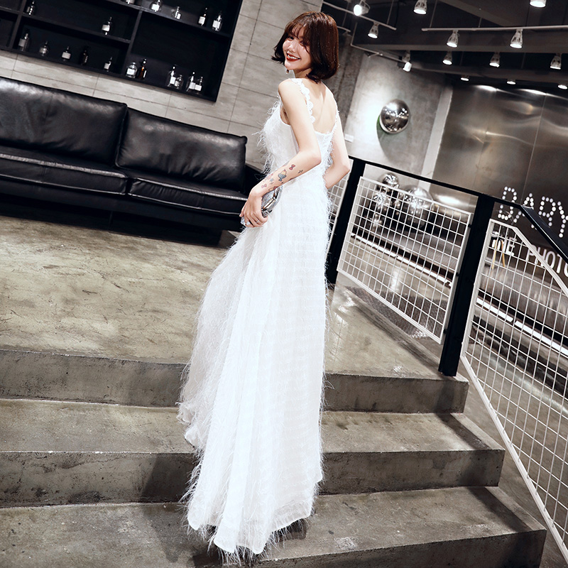 Simple and generous Xianqi -year student adult gift white long version Harness Temperament Banquet small evening dress Skirt Woman