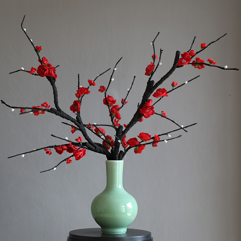 Jingdezhen ceramics by hand shadow blue glaze pea green vase flower arranging antique Chinese wine sitting room adornment is placed