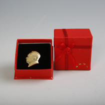 Character head of Chairman Mao badge Great Man Mao Zedong Alloy gold-plated buckle portrait Yellow badge collection