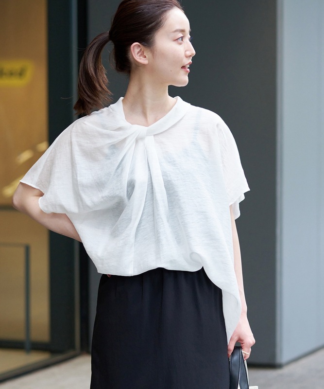 1.4W+1Ena Main Line: Gentle and Elegant! Excellent Texture. Cotton and Linen Shirt with Pleated Front Design