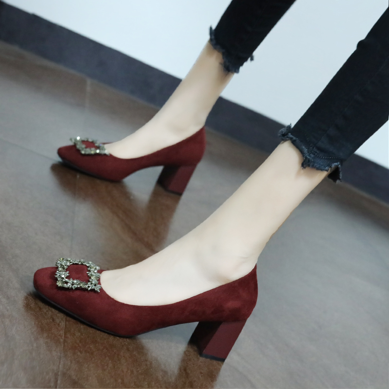 Hong Kong retro square head thick heel high heels women's 2022 new spring and summer temperament rhinestone square buckle wild red bag shoes
