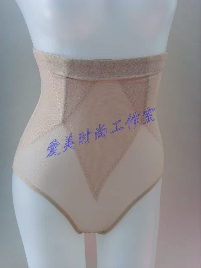 Cơ thể hình chia phù hợp với bụng bụng và hông để nhận được một corset dạ dày corset