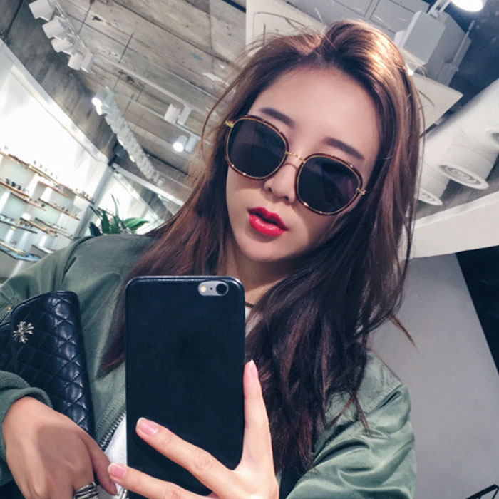 Love Beautiful Flat Flake Flowers Frame Color Film Reflective Sunglasses Woman Personality Round Face Sunglasses Tide Korean version Men and women sunglasses