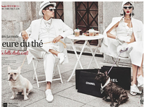 Wedding photography props location wrought iron table and chairs fashion street photography trend travel wedding table Net red stool documentary