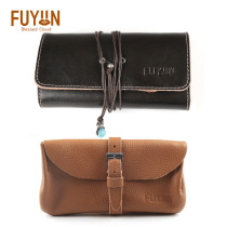 Aaron Pipe Fuyun Fuyun Handmade Cowhide Pipe Pack holds three pipes as a mens holiday gift