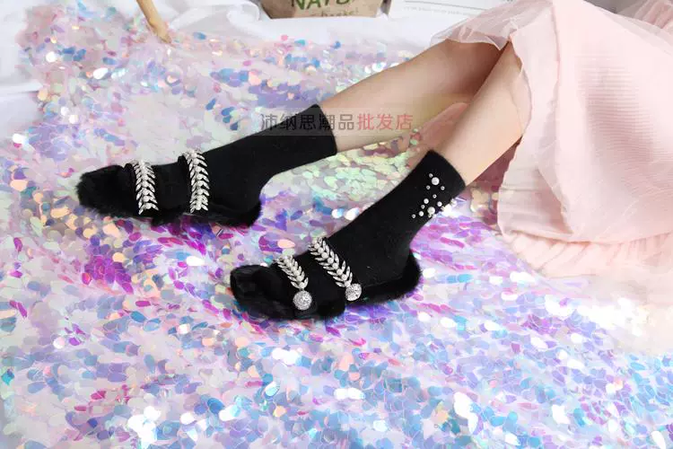 Mùa thu và mùa đông mới ấm dày len đính hạt ống vớ sinh viên ngọt màu đen nhỏ tươi vớ