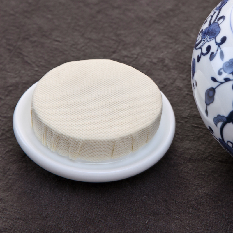 The Crown chang, jingdezhen ceramic caddy fixings large blue and white porcelain jar circular tank seal can receive storage tanks