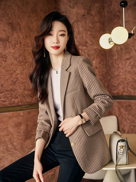 Gray suit jacket women's spring and autumn temperament goddess fan self-cultivation and thin long striped ladies small suit top