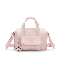 Вишня в цвету