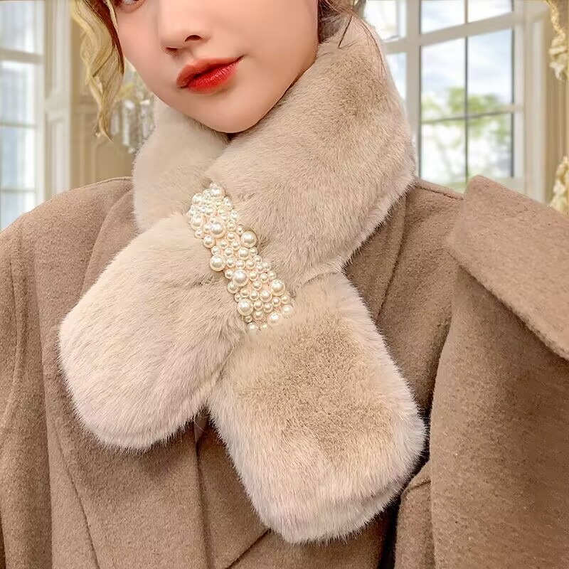Plush scarf for women, autumn and winter, short cross-over style, warm, Korean style, couple style, thickened fur collar.